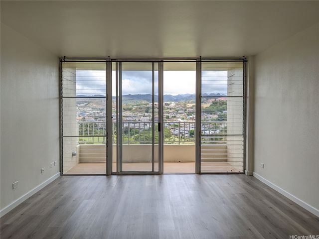 1160 Ala Napunani Street 702, Honolulu, HI 96818