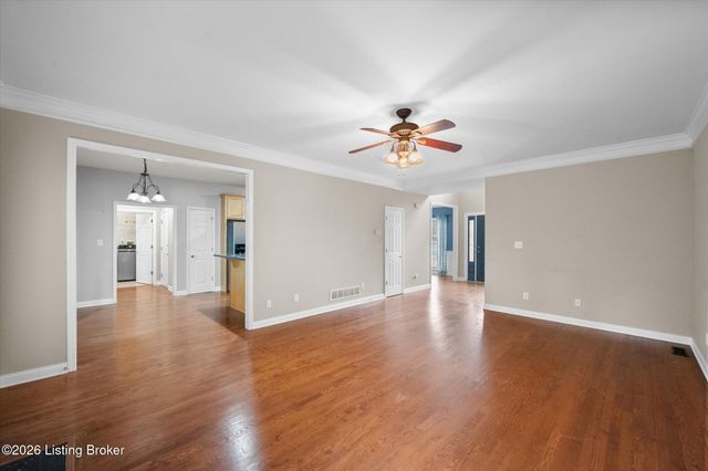 4809 Cedar Forest Pl, Louisville, KY 40245