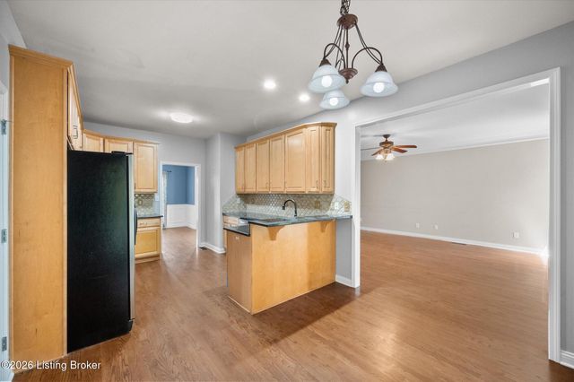 4809 Cedar Forest Pl, Louisville, KY 40245