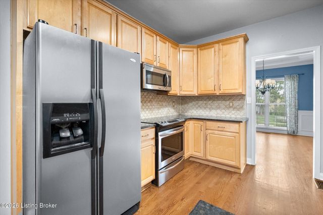 4809 Cedar Forest Pl, Louisville, KY 40245