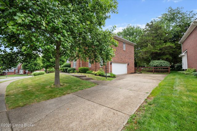 4809 Cedar Forest Pl, Louisville, KY 40245