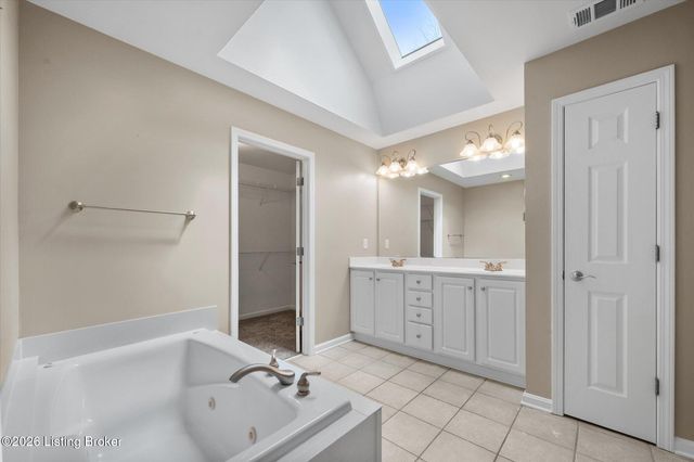 4809 Cedar Forest Pl, Louisville, KY 40245