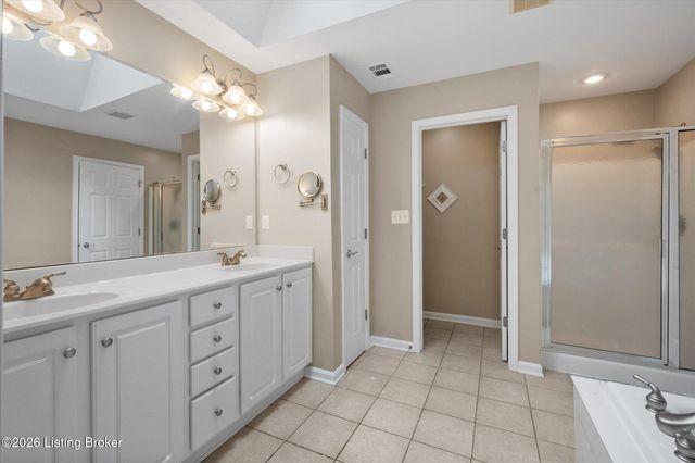 4809 Cedar Forest Pl, Louisville, KY 40245