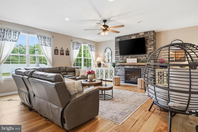 144 FIELD VIEW DR, Greencastle, PA 17225