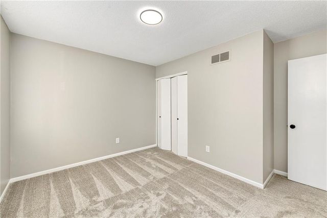 6506 N Delta Avenue, Kansas City, MO 64151