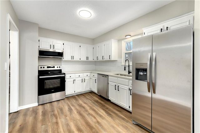 6506 N Delta Avenue, Kansas City, MO 64151