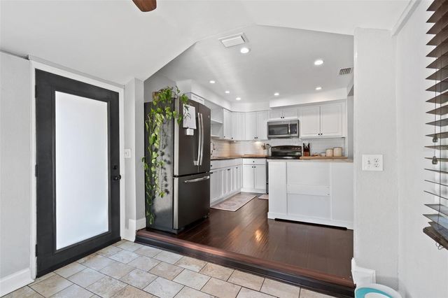 10917 72ND AVENUE, Seminole, FL 33772