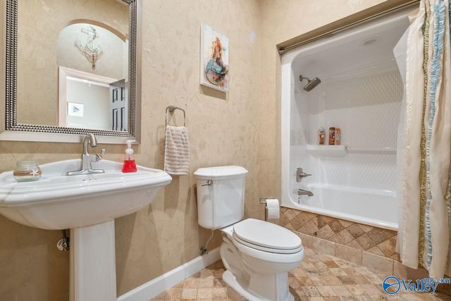 174 Greenbrier Road, Gadsden, AL 35901