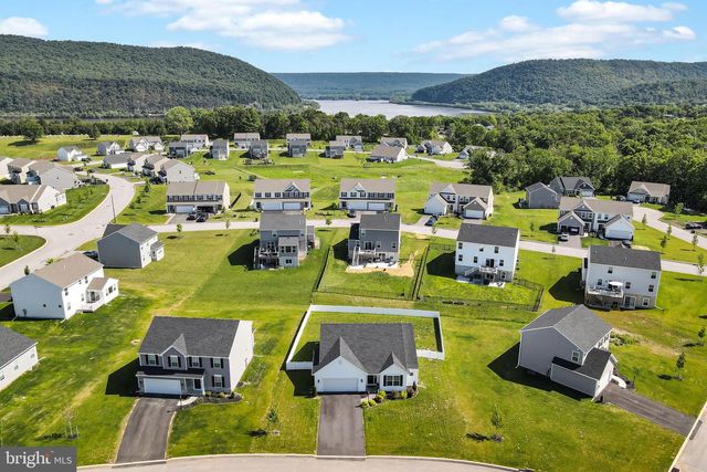 9 STONE MILL RD, Duncannon, PA 17020
