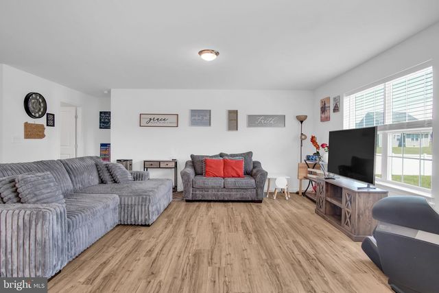9 STONE MILL RD, Duncannon, PA 17020