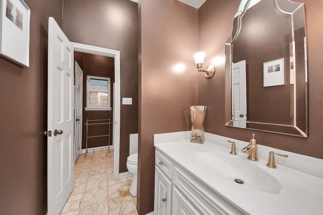 722 Chevy Chase Circle, Sugar Land, TX 77478