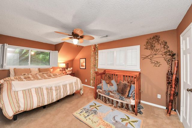 722 Chevy Chase Circle, Sugar Land, TX 77478