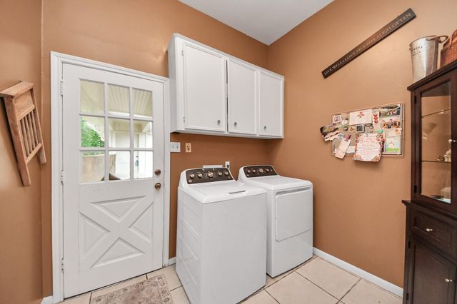 722 Chevy Chase Circle, Sugar Land, TX 77478
