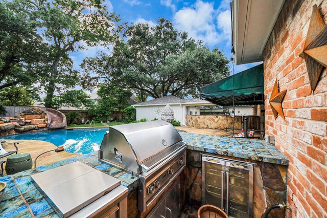 722 Chevy Chase Circle, Sugar Land, TX 77478