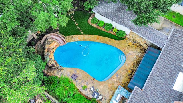 722 Chevy Chase Circle, Sugar Land, TX 77478