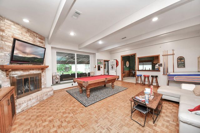 722 Chevy Chase Circle, Sugar Land, TX 77478