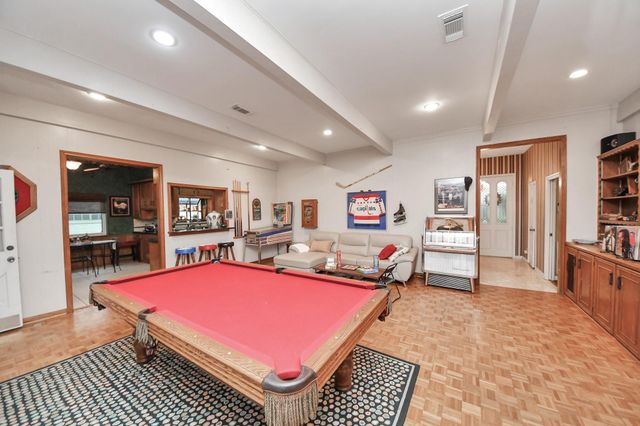 722 Chevy Chase Circle, Sugar Land, TX 77478
