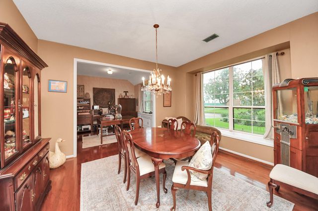 722 Chevy Chase Circle, Sugar Land, TX 77478