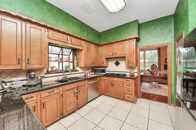 722 Chevy Chase Circle, Sugar Land, TX 77478