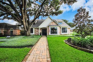 722 Chevy Chase Circle, Sugar Land, TX 77478