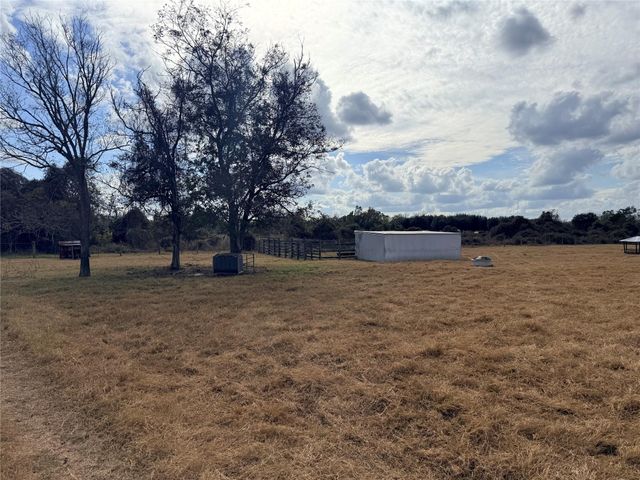 1300 State Highway 71 Highway, Columbus, TX 78933