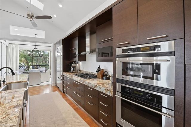 340 12th AVE S 6, Naples, FL 34102