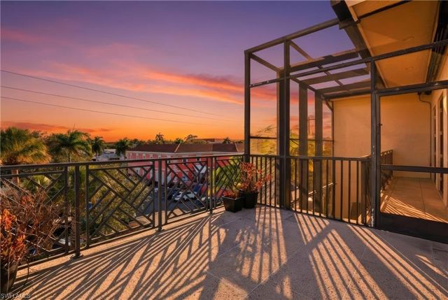 340 12th AVE S 6, Naples, FL 34102