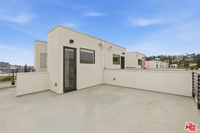 1605 N Arla Way, Los Angeles, CA 90041