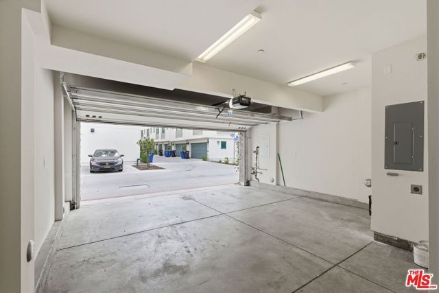 1605 N Arla Way, Los Angeles, CA 90041