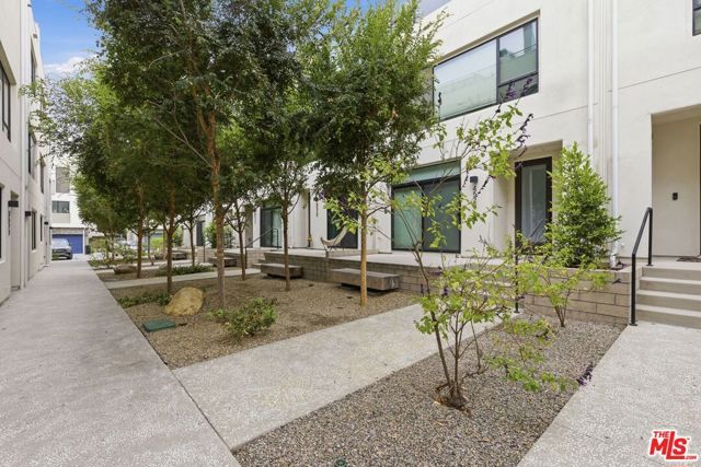 1605 N Arla Way, Los Angeles, CA 90041