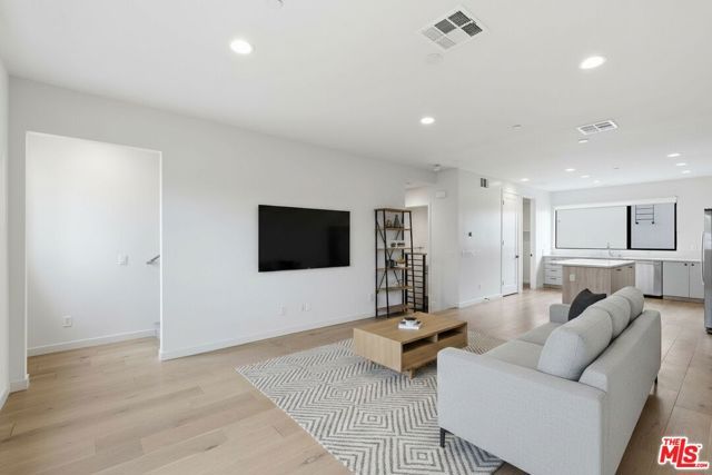 1605 N Arla Way, Los Angeles, CA 90041
