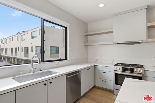 1605 N Arla Way, Los Angeles, CA 90041