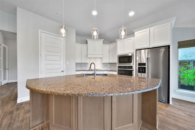 28205 Woodland Bend Way, Spring, TX 77386