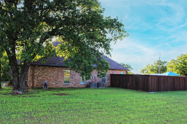 2601 NE 23rd Street, Mineral Wells, TX 76067