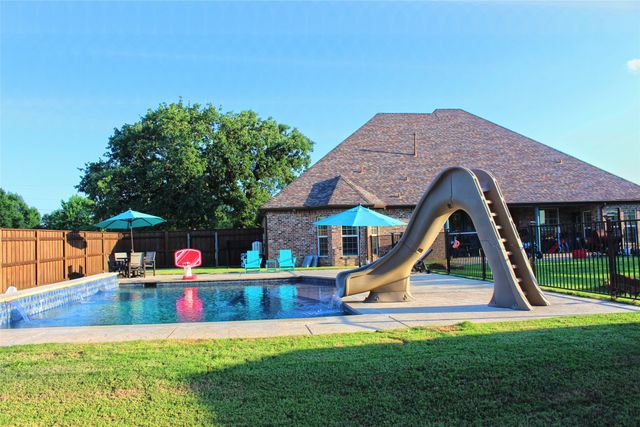 2601 NE 23rd Street, Mineral Wells, TX 76067