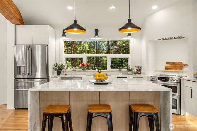 7575 NE New Brooklyn Road, Bainbridge Island, WA 98110