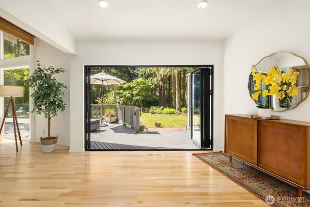 7575 NE New Brooklyn Road, Bainbridge Island, WA 98110