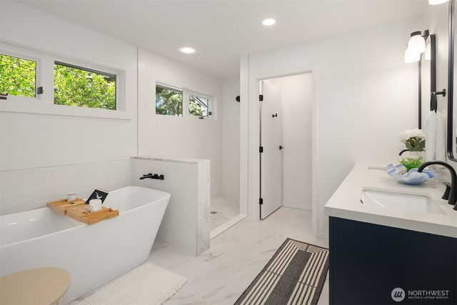 7575 NE New Brooklyn Road, Bainbridge Island, WA 98110