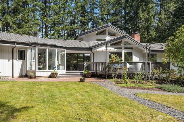 7575 NE New Brooklyn Road, Bainbridge Island, WA 98110