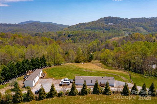164 Baby Jane Lane, Hendersonville, NC 28792