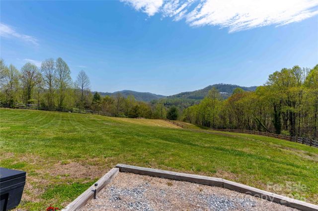 164 Baby Jane Lane, Hendersonville, NC 28792
