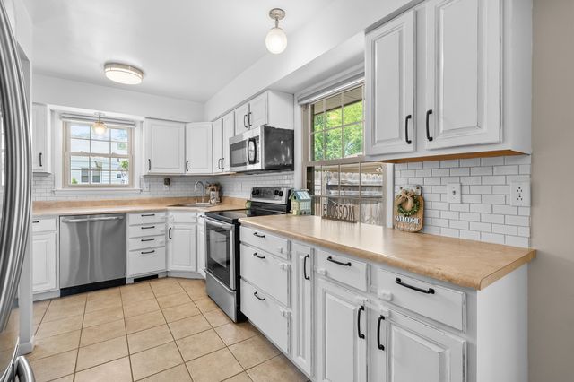 917 Roseland Avenue, Kalamazoo City, MI 49001