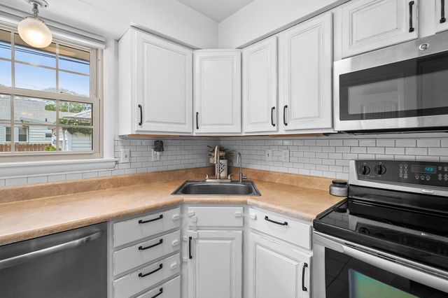 917 Roseland Avenue, Kalamazoo City, MI 49001