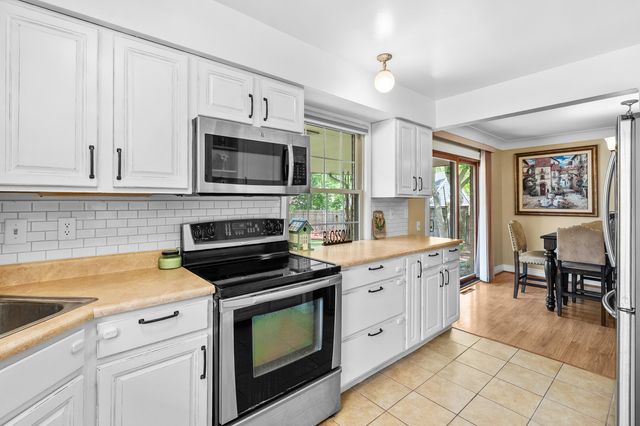 917 Roseland Avenue, Kalamazoo City, MI 49001
