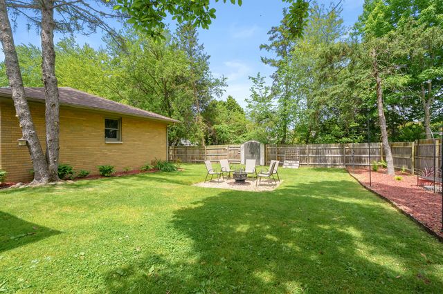 917 Roseland Avenue, Kalamazoo City, MI 49001