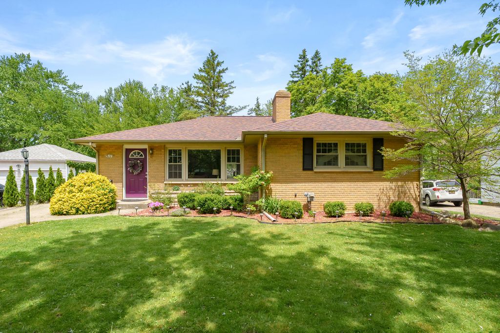 917 Roseland Avenue, Kalamazoo City, MI 49001