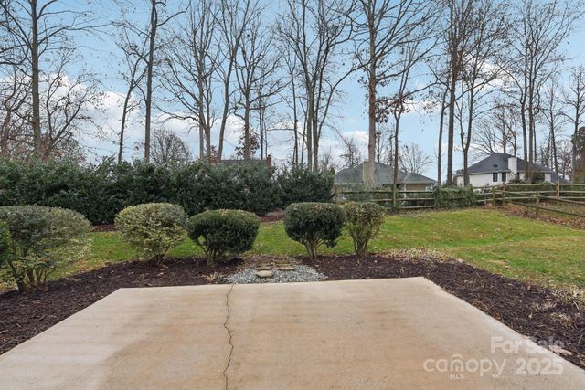 121 Ashford Hollow Lane, Mooresville, NC 28117