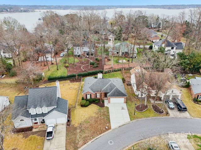 121 Ashford Hollow Lane, Mooresville, NC 28117