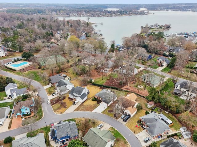 121 Ashford Hollow Lane, Mooresville, NC 28117