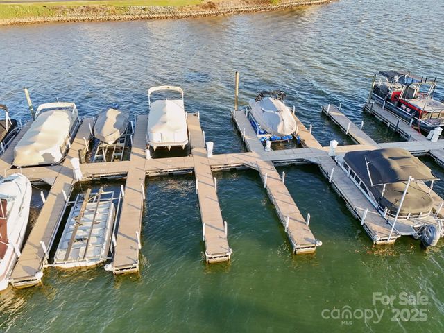 121 Ashford Hollow Lane, Mooresville, NC 28117